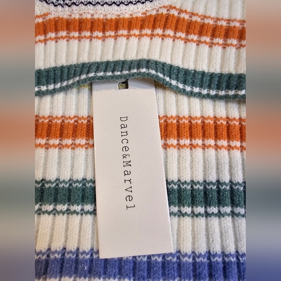 Dance & Marvel Two Piece Cropped Striped Sweater Size Large NWT - Picture 3 of 8